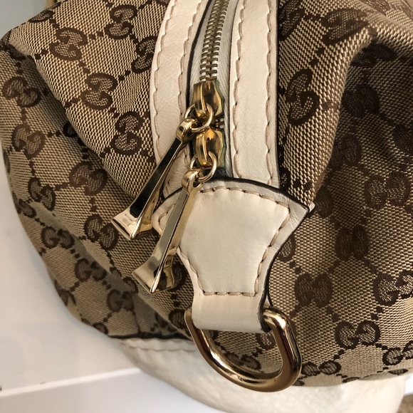 Authentic Gucci - Picture 2 of 6